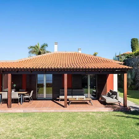 Vakantiehuis Prime Sea And Mountain Views With Pool El Pris