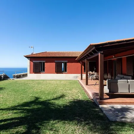 Vakantiehuis Prime Sea And Mountain Views With Pool El Pris