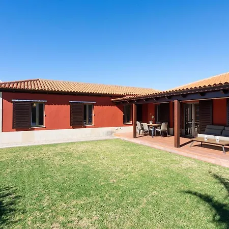 Prime Sea And Mountain Views With Pool