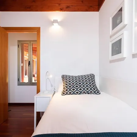 Vakantiehuis Prime Sea And Mountain Views With Pool *