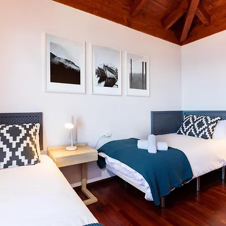 Vakantiehuis Prime Sea And Mountain Views With Pool