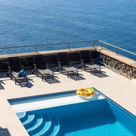 Vakantiehuis Prime Sea And Mountain Views With Pool El Pris
