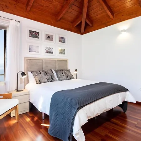Prime Sea And Mountain Views With Pool Vakantiehuis
