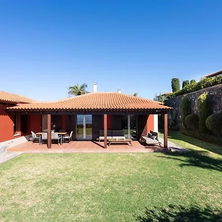 Vakantiehuis Prime Sea And Mountain Views With Pool *