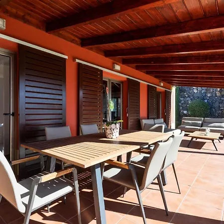 Prime Sea And Mountain Views With Pool Vakantiehuis