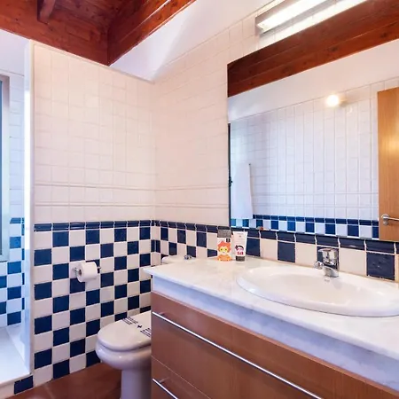 Vakantiehuis Prime Sea And Mountain Views With Pool *